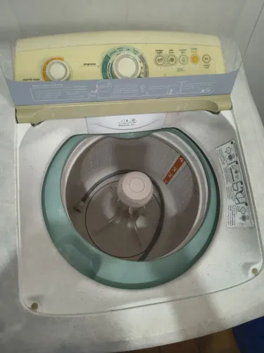 Máquina de lavar com centrífuga 10kg.