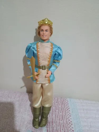 Boneco Barbie Rapunzel Príncipe Stefan