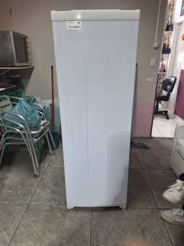 Geladeira Esmaltec 290 litros