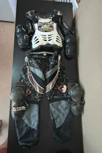 Kit proteção + calça moto Cross Tam 14 - R$ 80