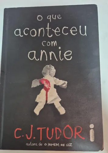 O que aconteceu com Annie- livro usado
