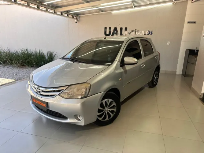 Toyota Etios X 1.3 Flex 16V 5P Mec. 2015