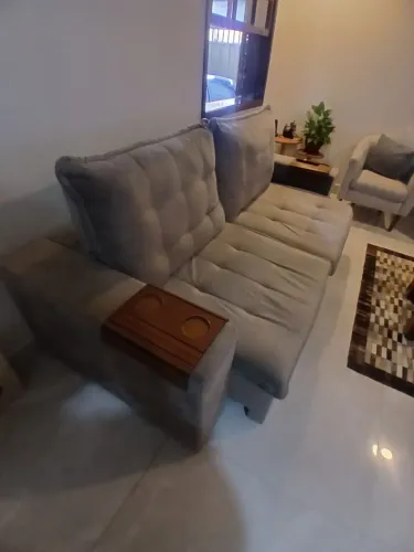 Vendo sofá retrátil, super conservado da universal Silviano Brandão