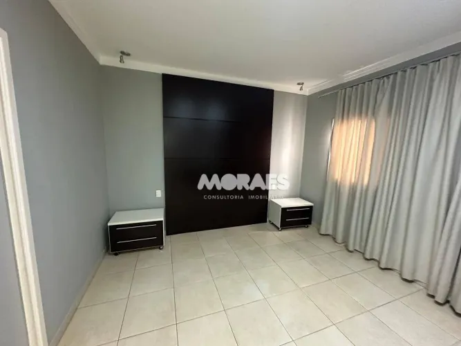 Casa com 3 quartos, sendo 1 suíte à venda, 190 m² por R$ 1.350.000 - Residencial Tavano -