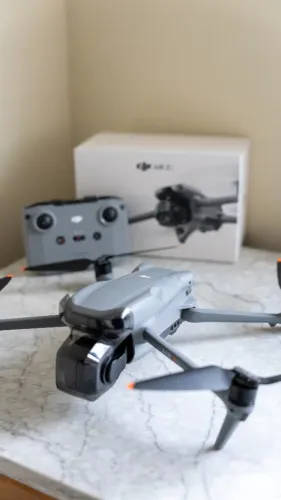 DJI Air 3S impecável + RC-N3 | 1 bateria | 10x sem juros