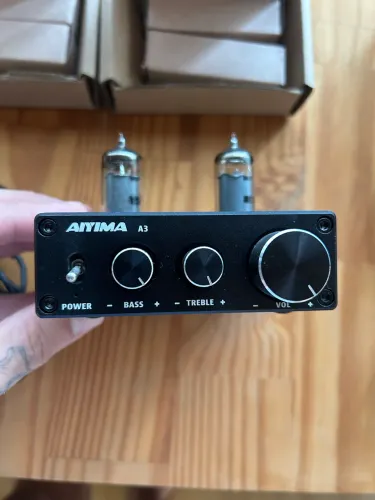 pré amplificador aiyima A3