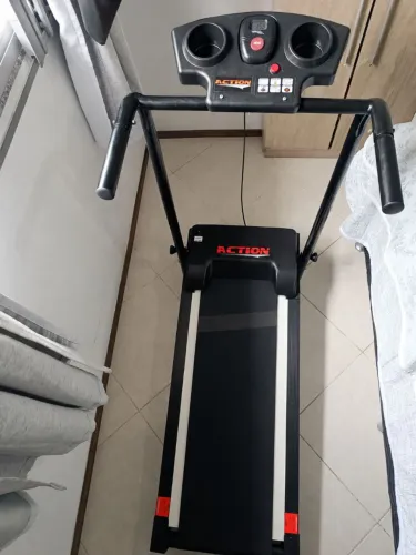 Esteira Elétrica Ergométrica Action 10 Residencial Profissional Fitness Bivolt Polimet