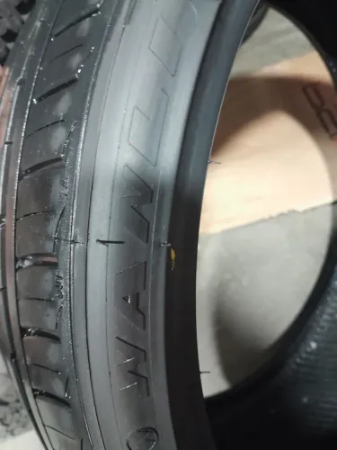 Pneu semi-novo