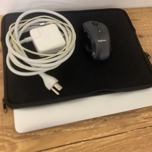 Macbook Air 13 Core i7 8gb