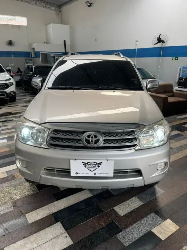 Toyota Hilux SW4 SR 4X2 2.7/ 2.7 Flex 16V Aut. 2010
