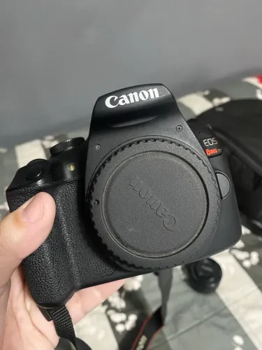 CANON rebel T7
