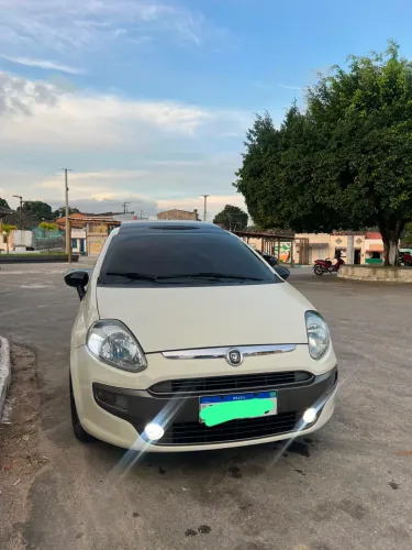 Fiat Punto Essence 1.6 Flex 16V 5P 2014