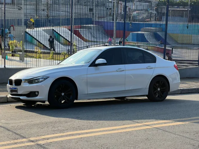 BMW 320I A 2.0 Turbo/activeflex 16V 184cv 4P 2014