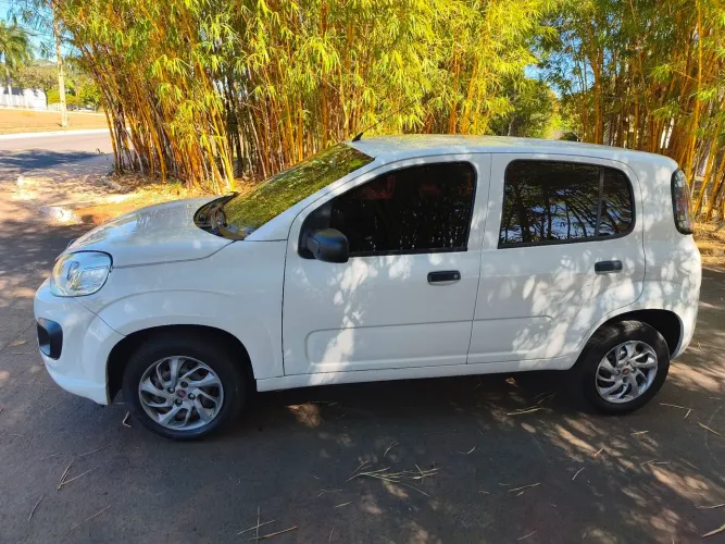 Fiat Uno Attractive 1.0 EVO Fire Flex 8V 5P 2021
