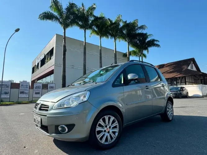 Fiat Idea Attractive 1.4 Fire Flex 8V 5P 2013