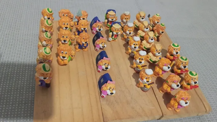 Miniaturas kinder ovo colecionáveis