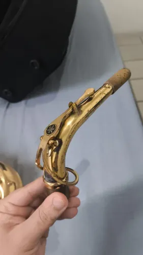 Saxofone alto YAMAHA JAPAN 62 logo preta