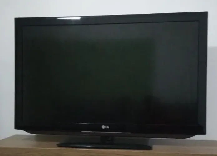 TV LG 43 POLEGADAS! CONSERVADA