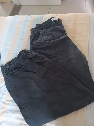 Calça cargo preta Zara