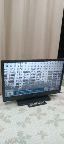 TV CCE 32 polegadas, não é smart, porém a imagem é espetacular. Em ótimo estado.