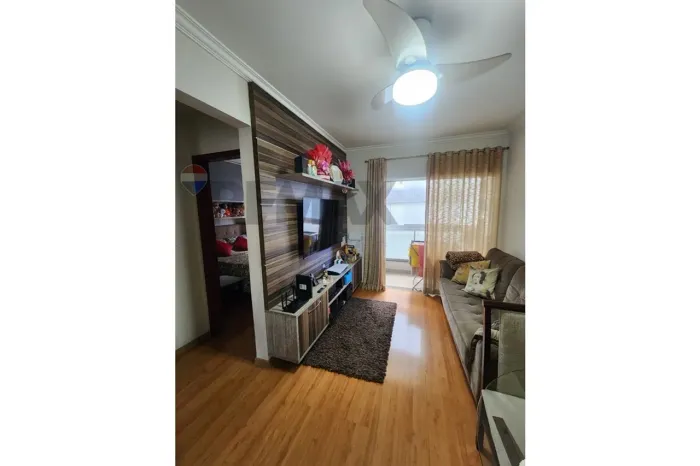 Apartamento 2 qts com armários embutidos em Jardim Camburi próximo a praia