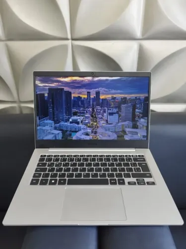 NOTEBOOK:  Samsung Galaxy  Processador: SNAPDRAGON (TM ) G2  SSD 120GB  MEMÓRIA 4GB DE RAM