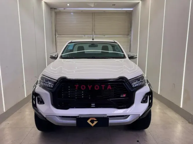 Toyota Hilux CS 4X4 2.8 TDI Diesel Aut. 2024