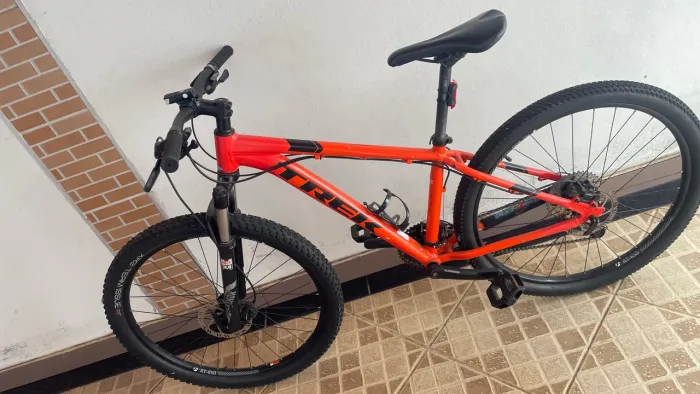 Bike trek fibra de carbono toda shimano Alívio R$ 3200 negociável