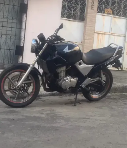 Honda Cb 500 antiga de leilão