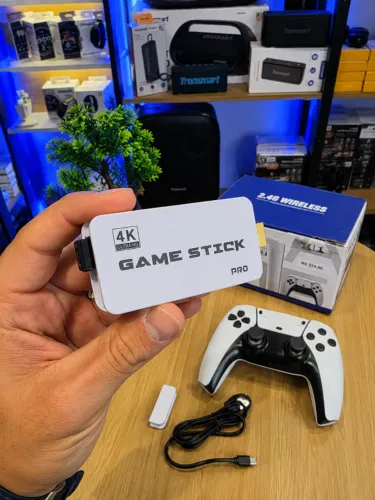 Vídeo Game Portátil M15 PRO 4k HDMI Plug Play 2 controles + 15.000 jogos