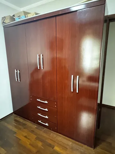 Guarda Roupa (doação)