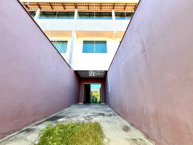 CASA GEMINADA TÉRREA DE 03 QUARTOS E SUITE COM ÁREA PRIVATIVA