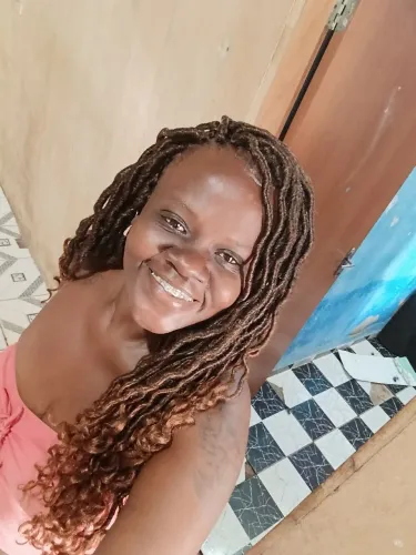 Doméstica, cozinheira (secretaria do seu lar)