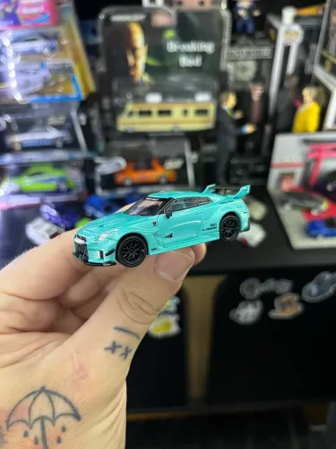 Miniatura nissan skyline R32 1:64 timecro