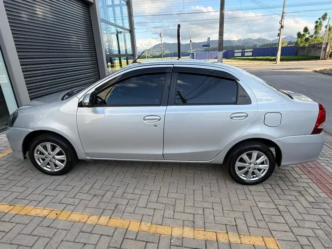 Toyota Etios X Plus Sedan 1.5 Flex 16V 4P Aut. 2019
