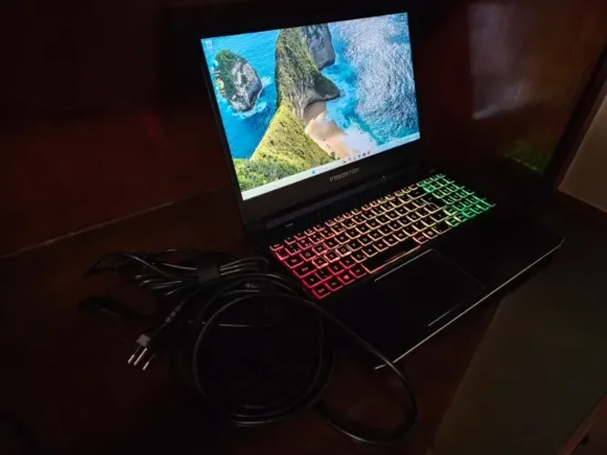 Notebook Gamer Acer Predator Helios 300 PH315-53 - RTX 2070 32GB RAM  - excelente estado