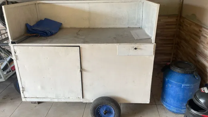 Carrinho todo em alumínio 650 Reais Aceito cartao