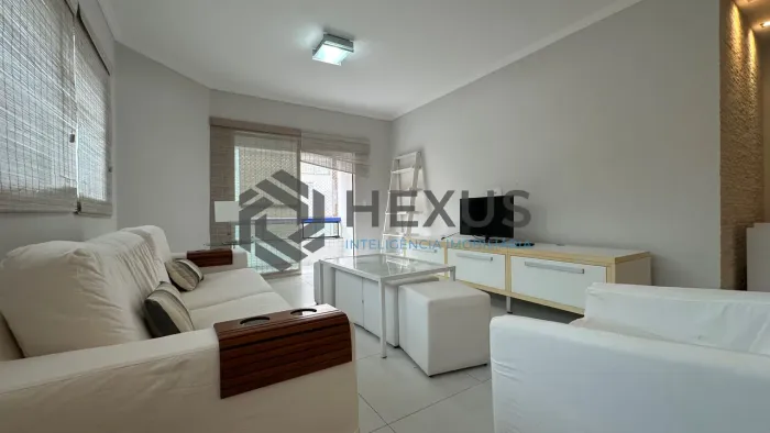 Apartamento reformado e lazer a 300m da praia na região da Brunella na Enseada, Guarujá