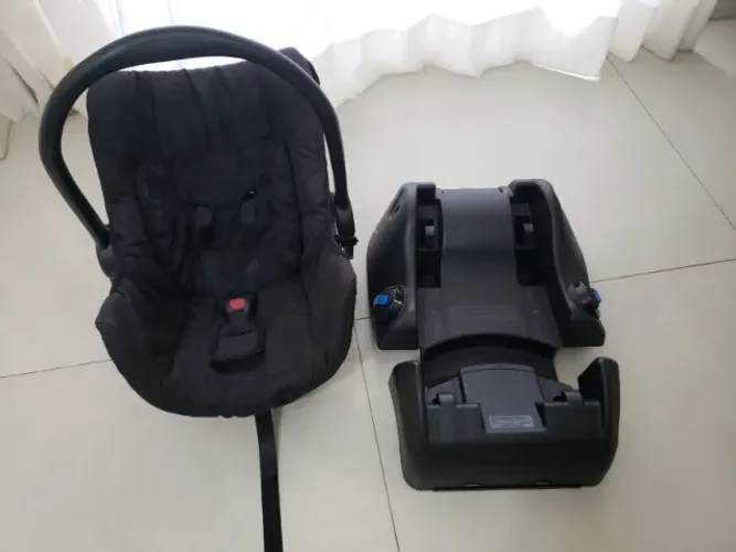 Bebê-conforto Galzerano Cocoon com base veicular