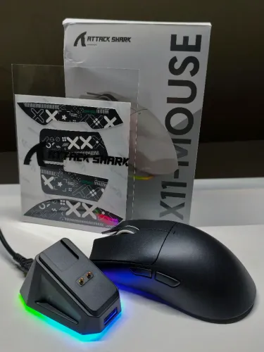 Mouse Sem Fio Attack Shark X11 Preto Com Dock de Carregamento - Sensor PAW 3311 (Lacrado)