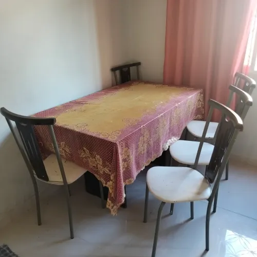 Mesa com o vidro+cadeiras