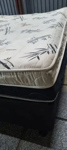Cama casal com colchão