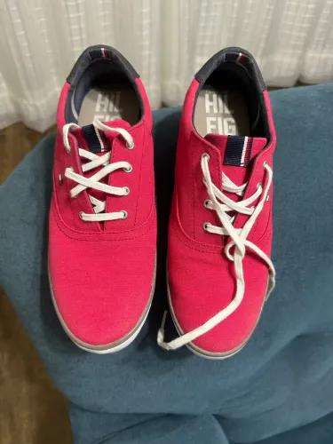 Tênis Tommy Hilfiger - SEMINOVO - UNISEX - 39 - MOLEZINHA