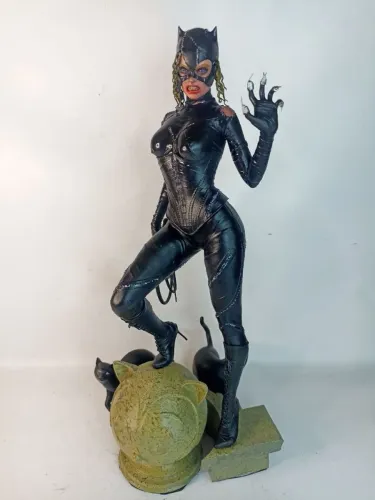 ESCULTURA 3D ? MULHER-GATO | MICHELLE PFEIFFER<br>