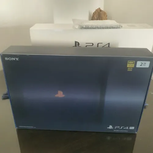 Playstation 4 pro 500 million Limited edition novo