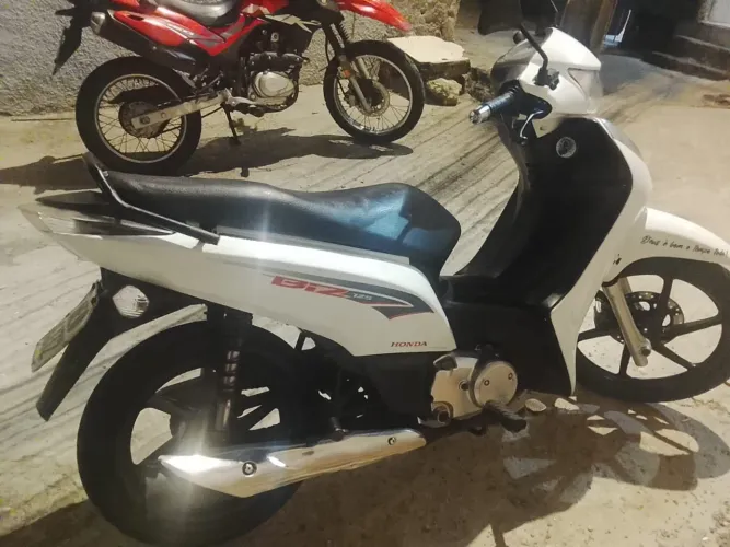 Vendo biz 125 ano 2013