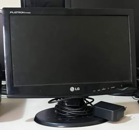 LG Flatron W1643C 16? - VGA - Ótimo estado