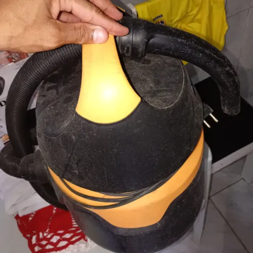 Jato de lavar e aspirador de pó