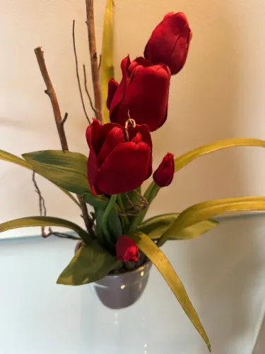 Vaso aço escovado com tulipas artificiais - usado - bem conservado