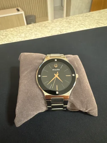 Relógio Bulova Quartzo Diamantado Masculino